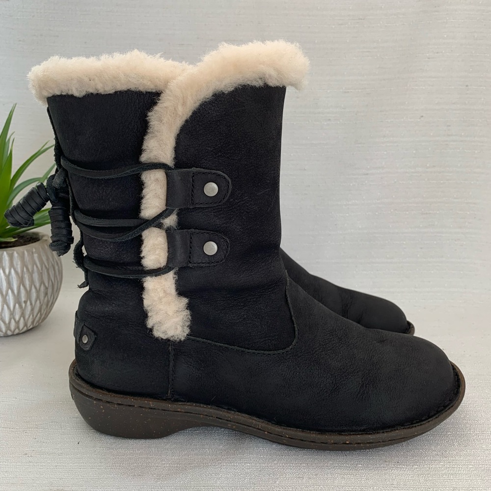 Ugg Akadia Black Suede Leather Sherpa Lined Boots Women's 8 View 3
